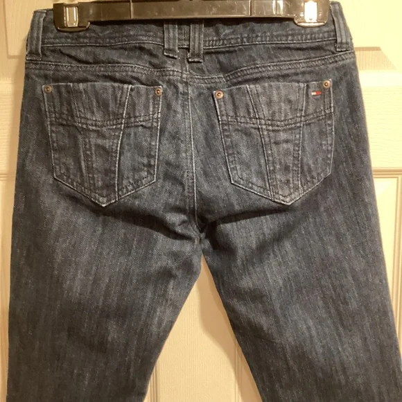 Tommy Hilfiger Cropped/Capri Jeans, Size 2 - Picture 4 of 10